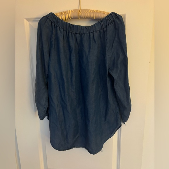 BNWOT Off shoulder/ boatneck denim (Tencel) top made in Italy, size small - Picture 2 of 5